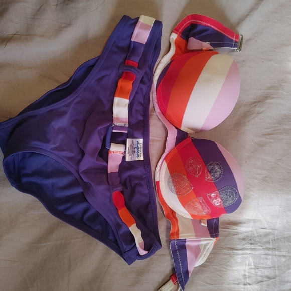 SOLD 7 Mixed small/medium bathing suit sets never worn - Picture 2 of 7
